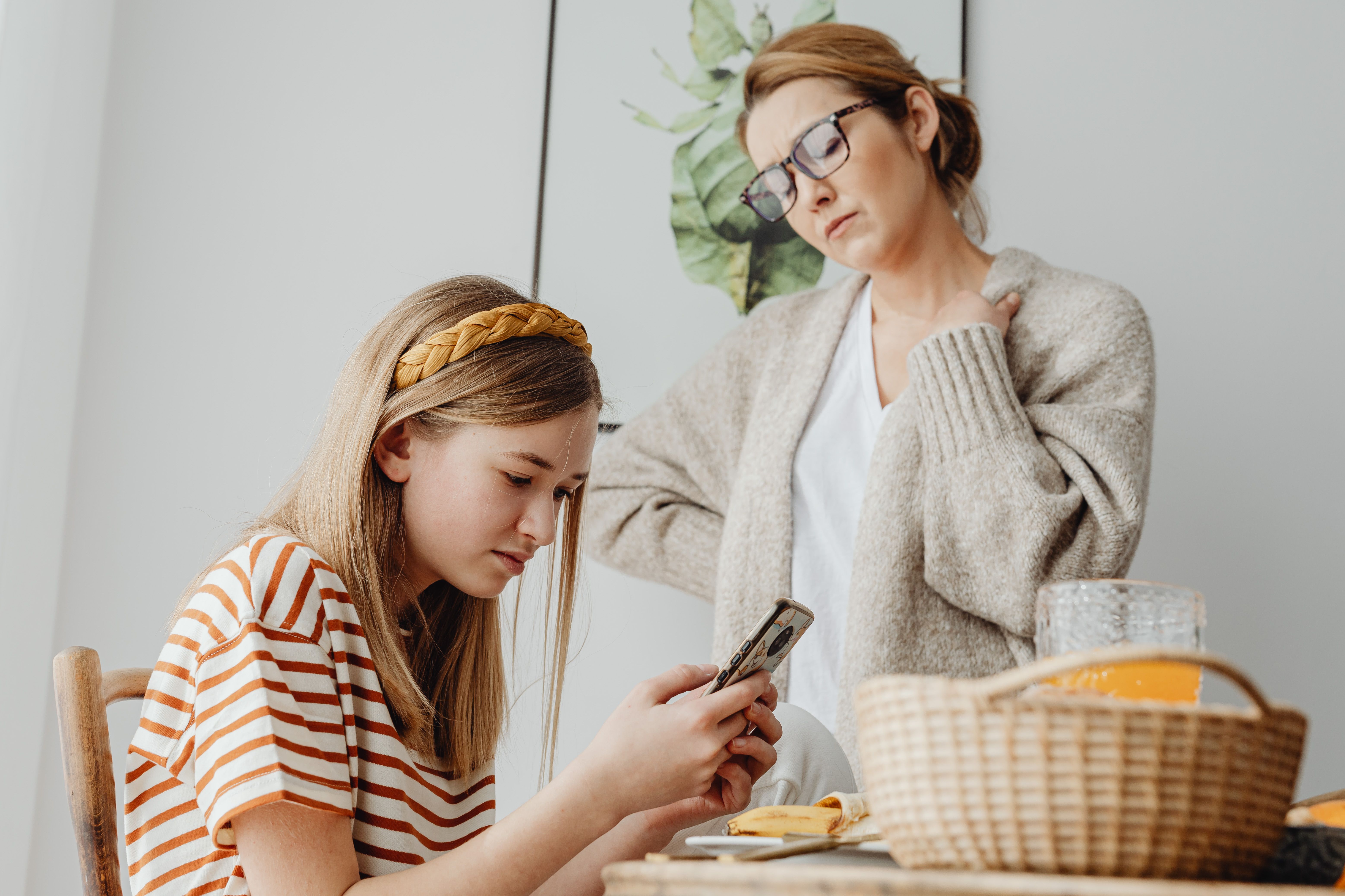 child-myopia-progression-screen-time
